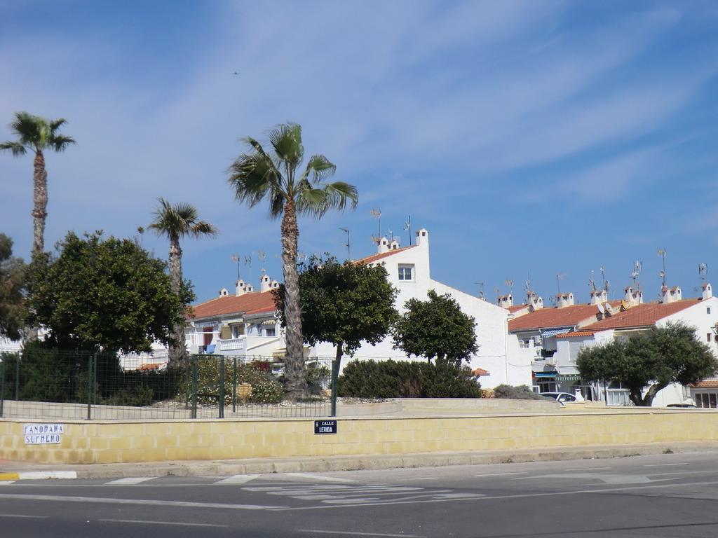 فيلا Casa En La Costa تورّيفيِخا المظهر الخارجي الصورة